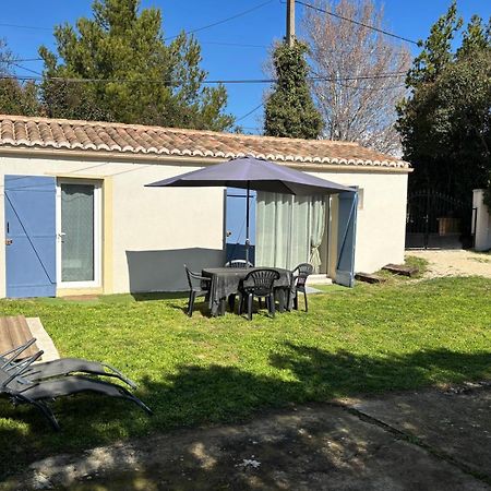 Maison De Vacances En Campagne Cavaillon Exterior photo